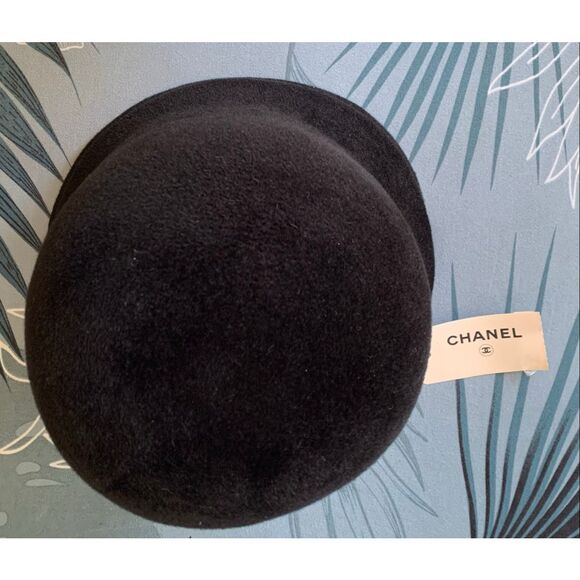 NEW W/TAGS & BOX CHANEL Black Fur Felt Double Brim Cloche Riding Bucket Hat - RA
